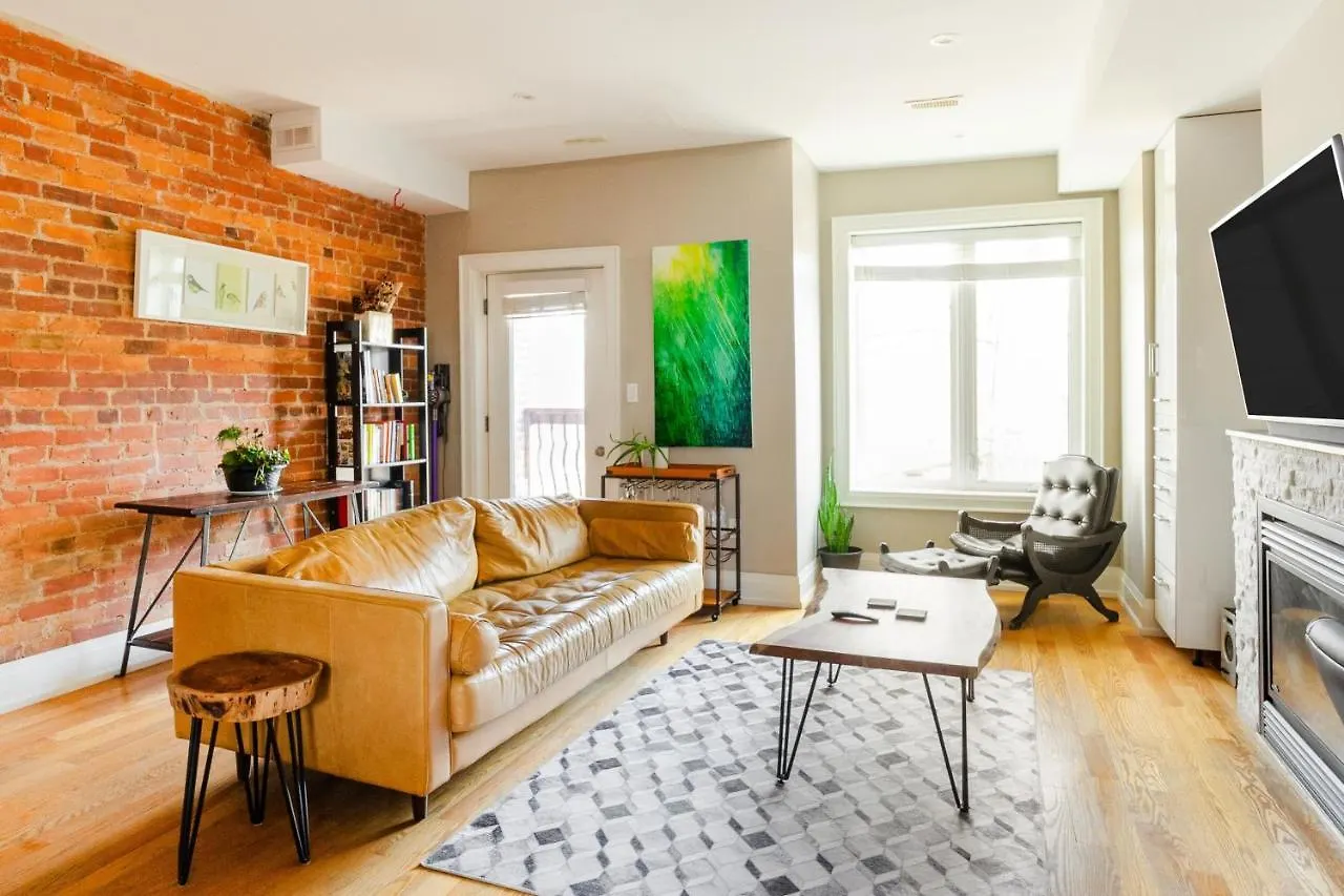 Guest house Tourist Home On Stanley Toronto Canada